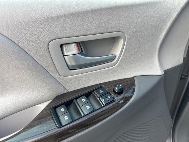 2017 toyota sienna xle