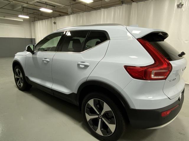 2024 volvo xc40 b5 plus bright theme
