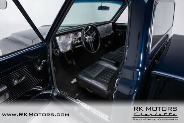 1968 chevrolet c10 pickup truck dark blue pickup truck 350 v8 4 speed automatic