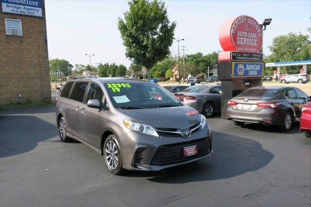 2019 toyota sienna le
