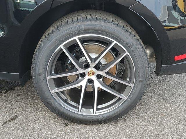 2024 porsche macan base (pdk)