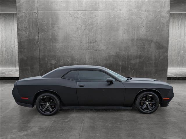 2016 dodge challenger sxt