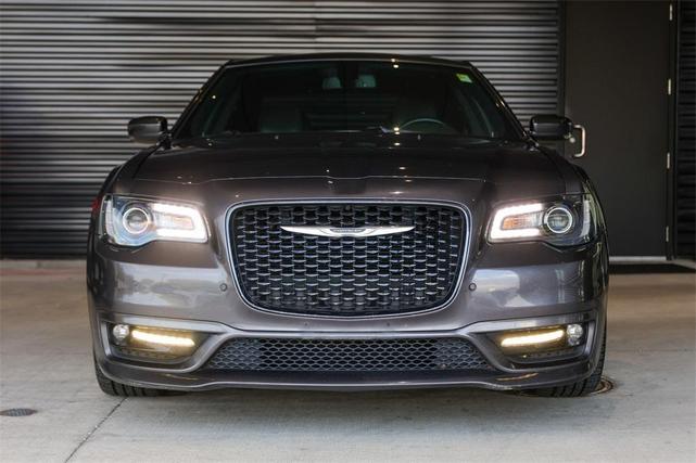 2018 chrysler 300 s