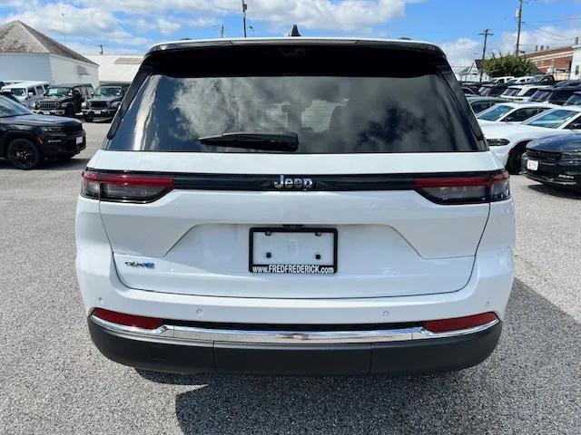 2022 jeep grand cherokee 4xe base