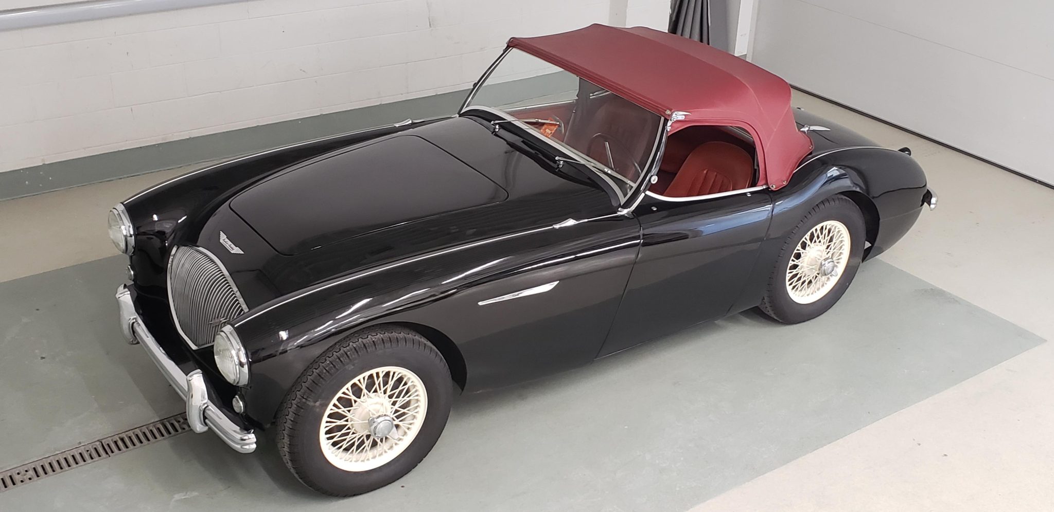 1956 austin-healey 100 bn2 roadster