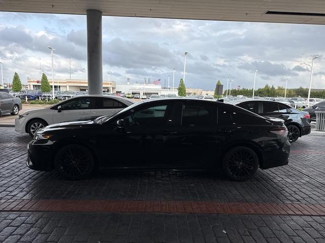 2022 toyota camry hybrid nightshade