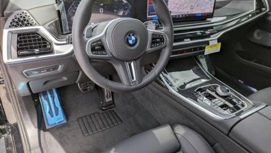 2025 BMW X7