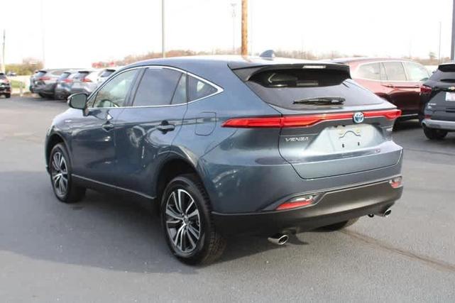 2021 toyota venza le