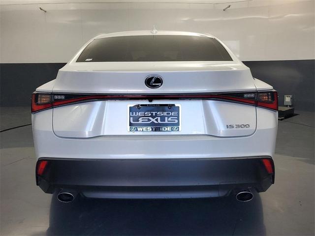 2022 lexus is 300 base