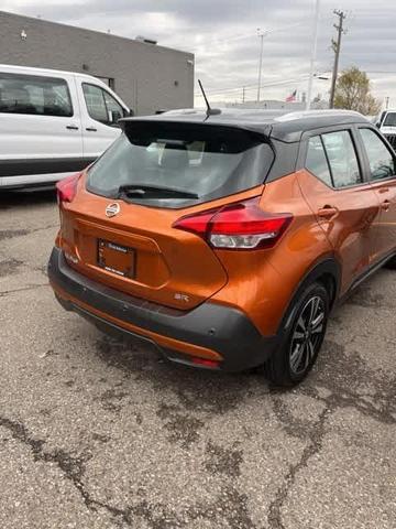 2020 nissan kicks sr