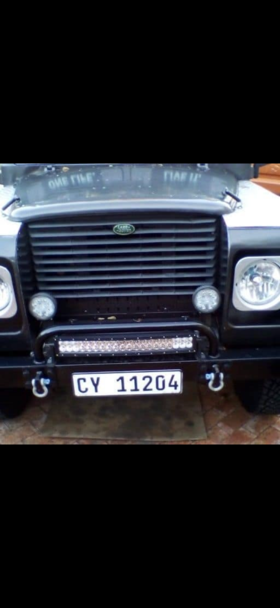 1976 land rover series 3/recent full restoration/lots of accessories