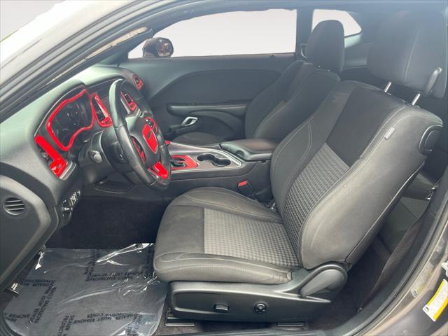 2018 dodge challenger sxt