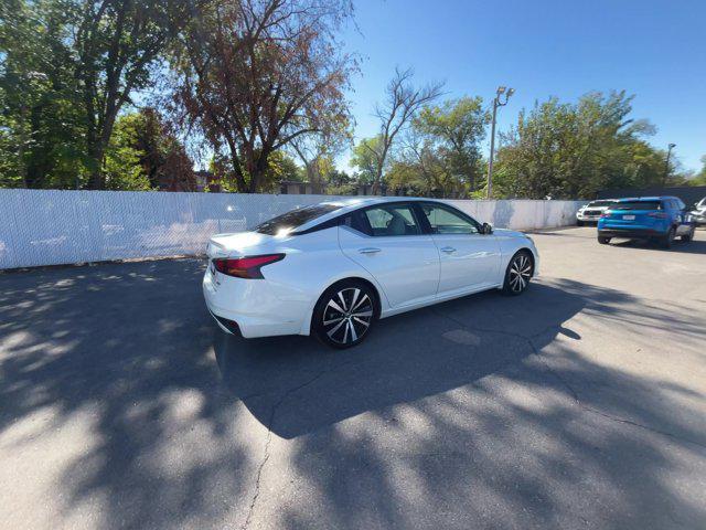 2019 nissan altima 2.0 platinum