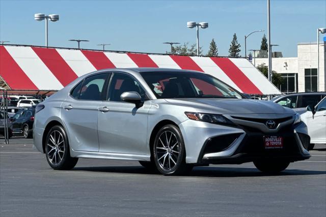 2021 toyota camry se
