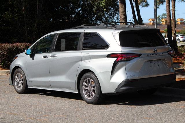 2021 toyota sienna xle