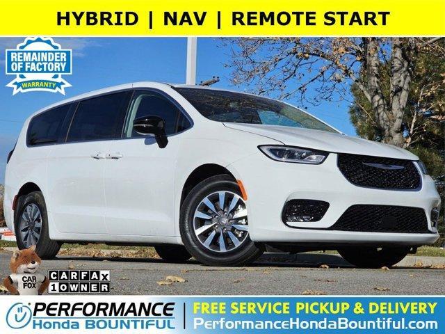 2024 chrysler pacifica hybrid select