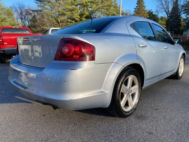 2013 dodge avenger se