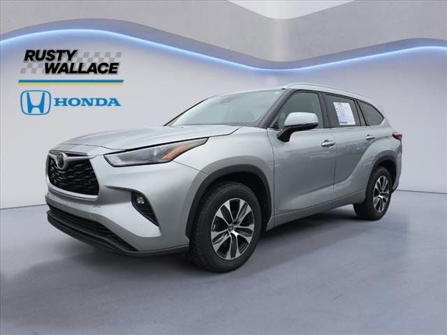 2022 toyota highlander xle