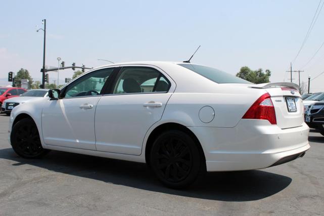 2011 ford fusion se