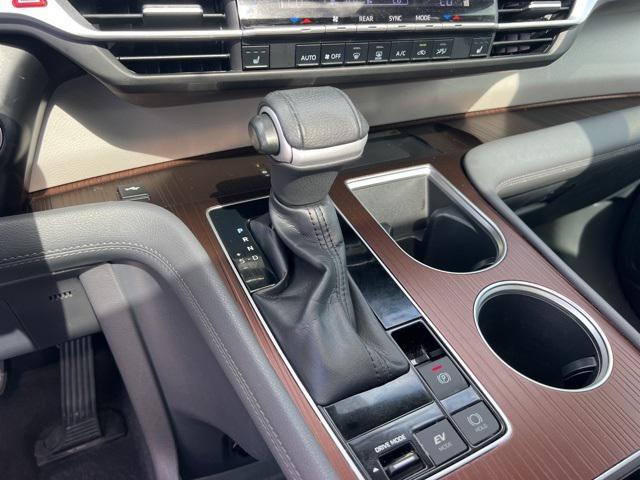 2022 toyota sienna xle 8 passenger