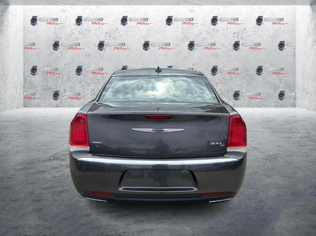 2016 chrysler 300c base
