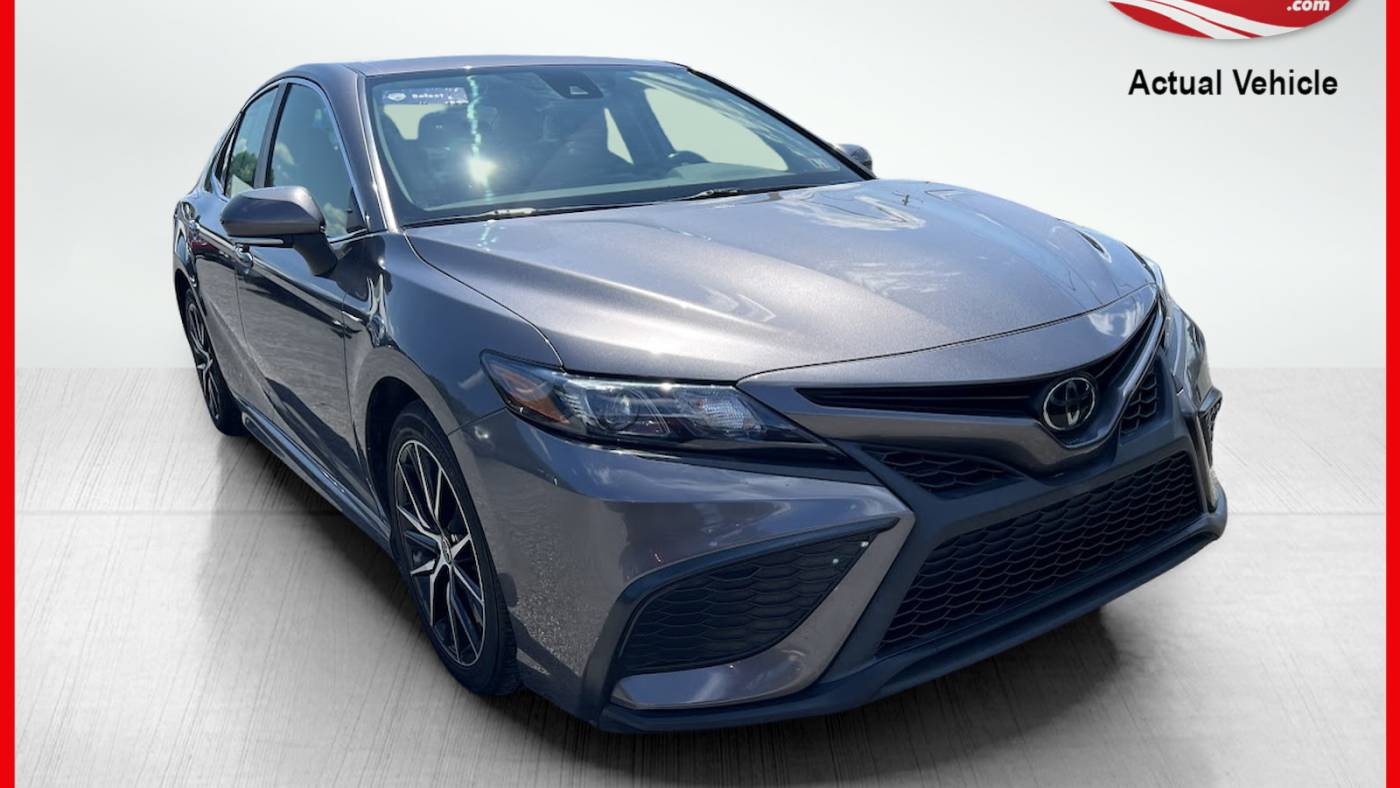 2022 toyota camry se