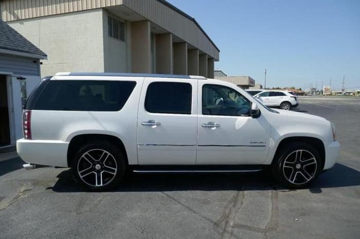 2011 gmc yukon xl 1500 denali sport utility 4d in schererville, indiana