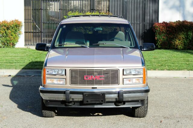 california original,1993 gmc suburban sle 1500 4x4, 100% rust free(833)225-4227