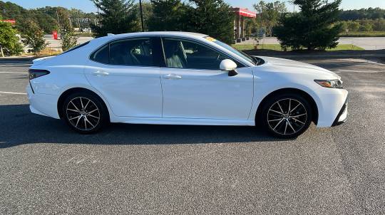 2023 Toyota Camry se
