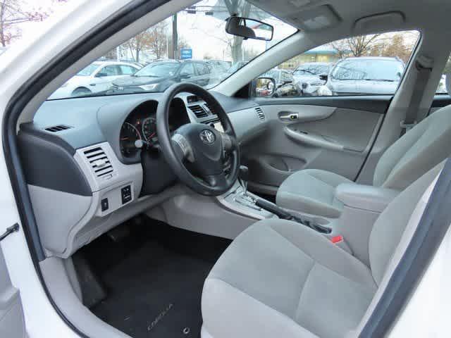 2013 toyota corolla le