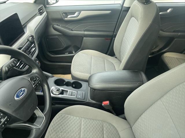 2021 ford escape se