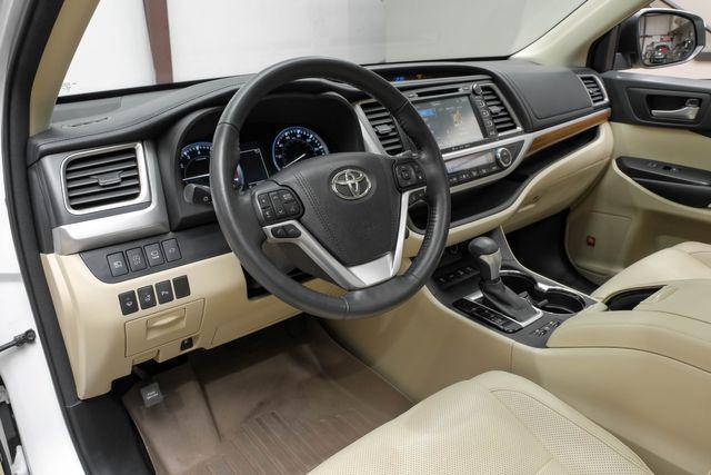 2017 toyota highlander limited platinum