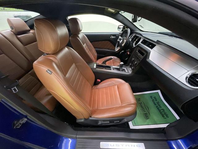 2013 ford mustang v6 premium