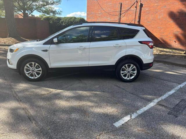 2018 ford escape se