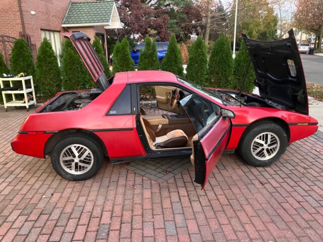 1984 pontiac fiero coupe red rwd automatic se
