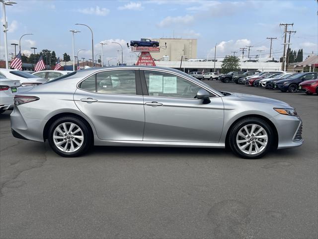 2023 toyota camry le