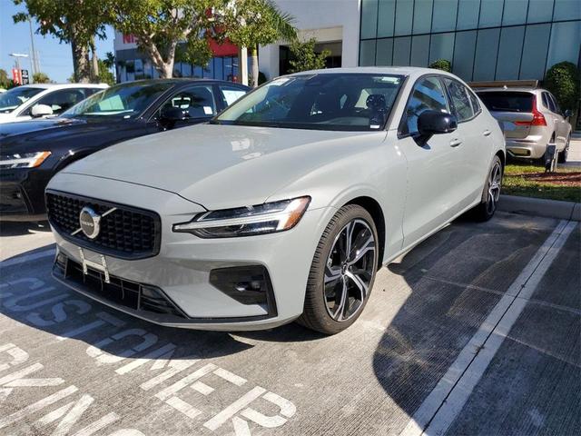 2024 volvo s60 b5 core dark theme