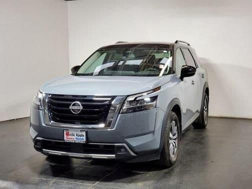 2022 nissan pathfinder sl in manhattan, kansas