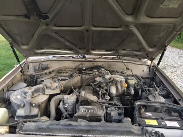 1993 toyota landcruiser 4wd, 7 passenger cold air! runs and looks good, off road