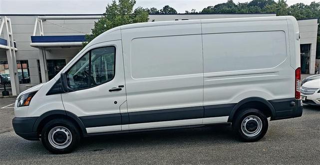 2017 ford transit-250 148 wb medium roof cargo