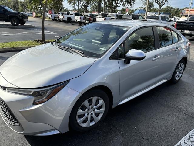 2022 toyota corolla le