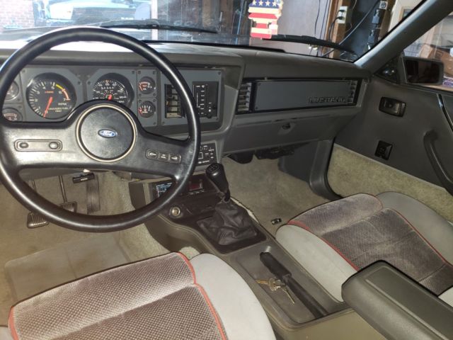 1985 ford mustang gt 5.0 convertible