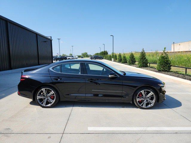 2024 genesis g70 2.5t rwd