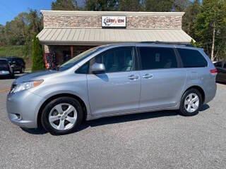 2012 toyota sienna le
