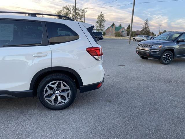 2022 subaru forester premium