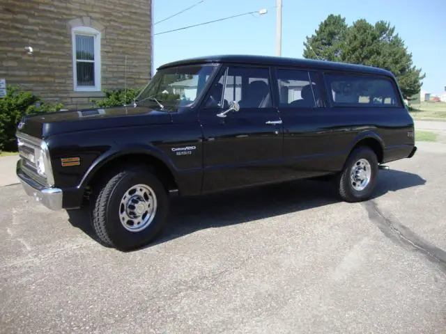 1970 c20 chevy suburban