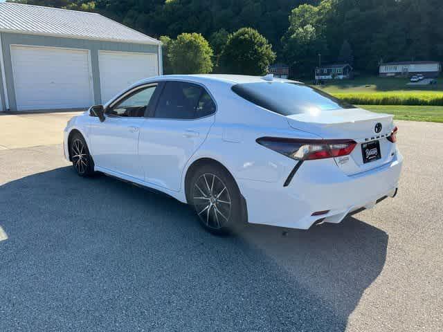 2022 toyota camry se