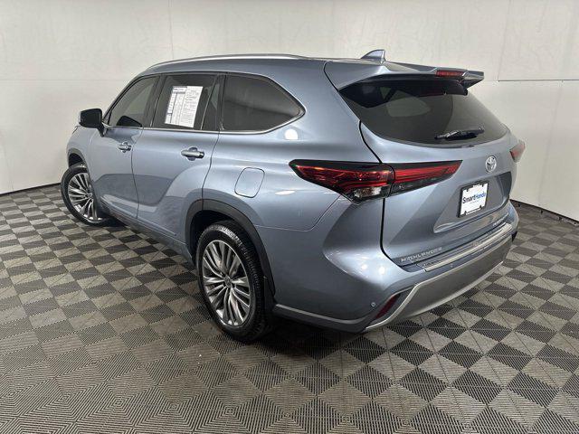 2022 toyota highlander platinum