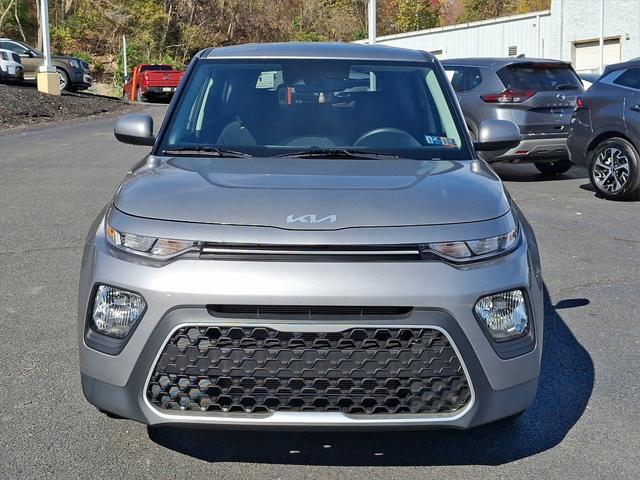 2022 kia soul lx