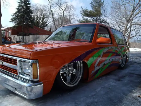 sema show house of kolors display truck. amazing graphics